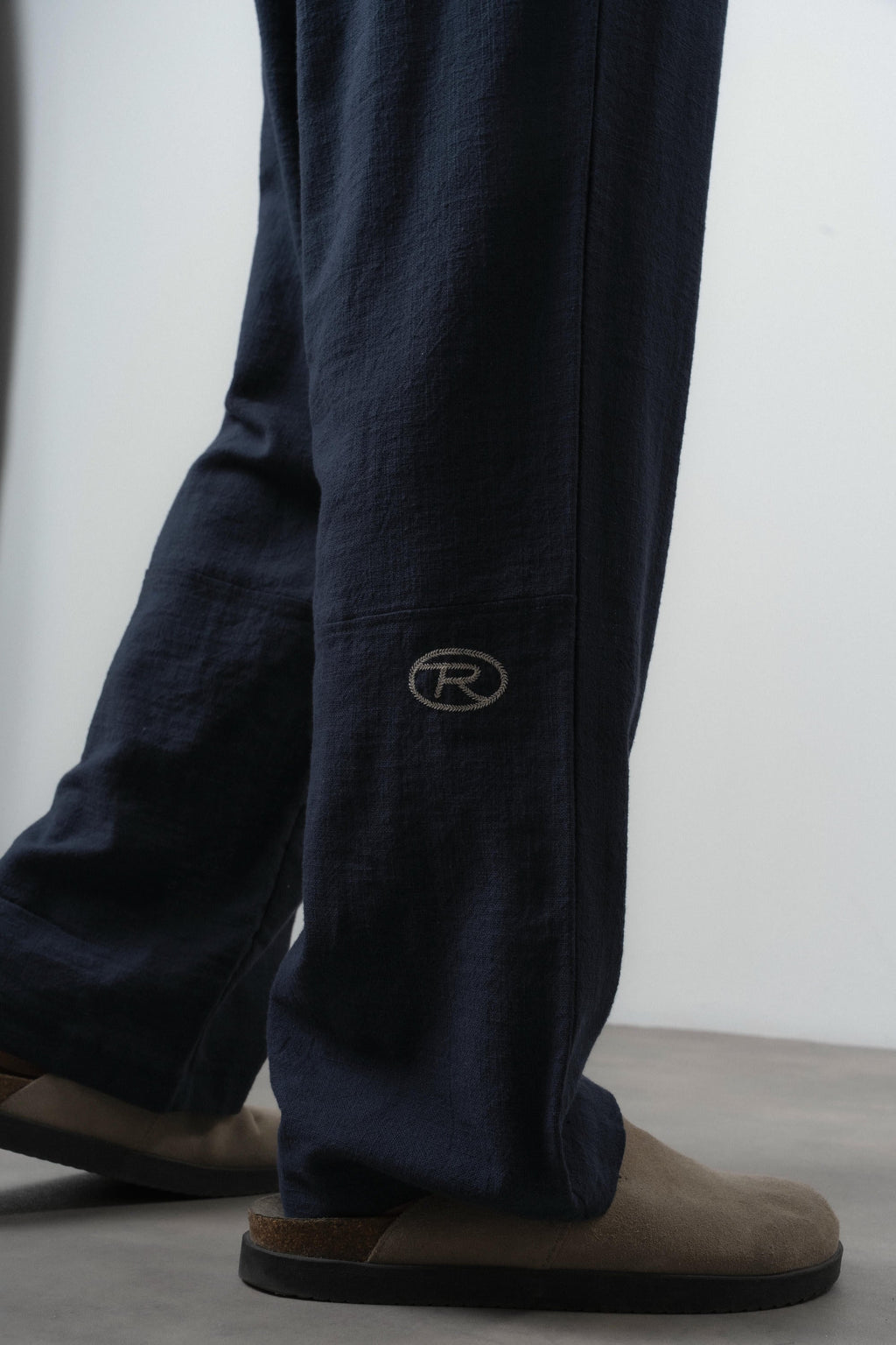 R Embroidered Baggy Sweatpant Navy