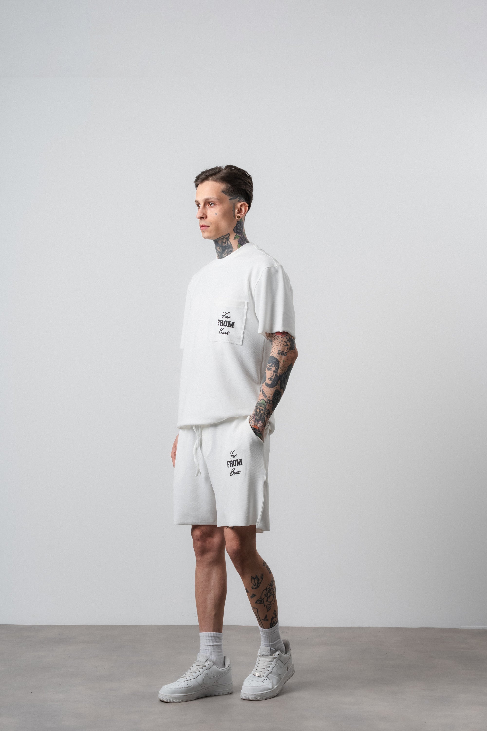 Far From Basic Regular Fit Set Ecru