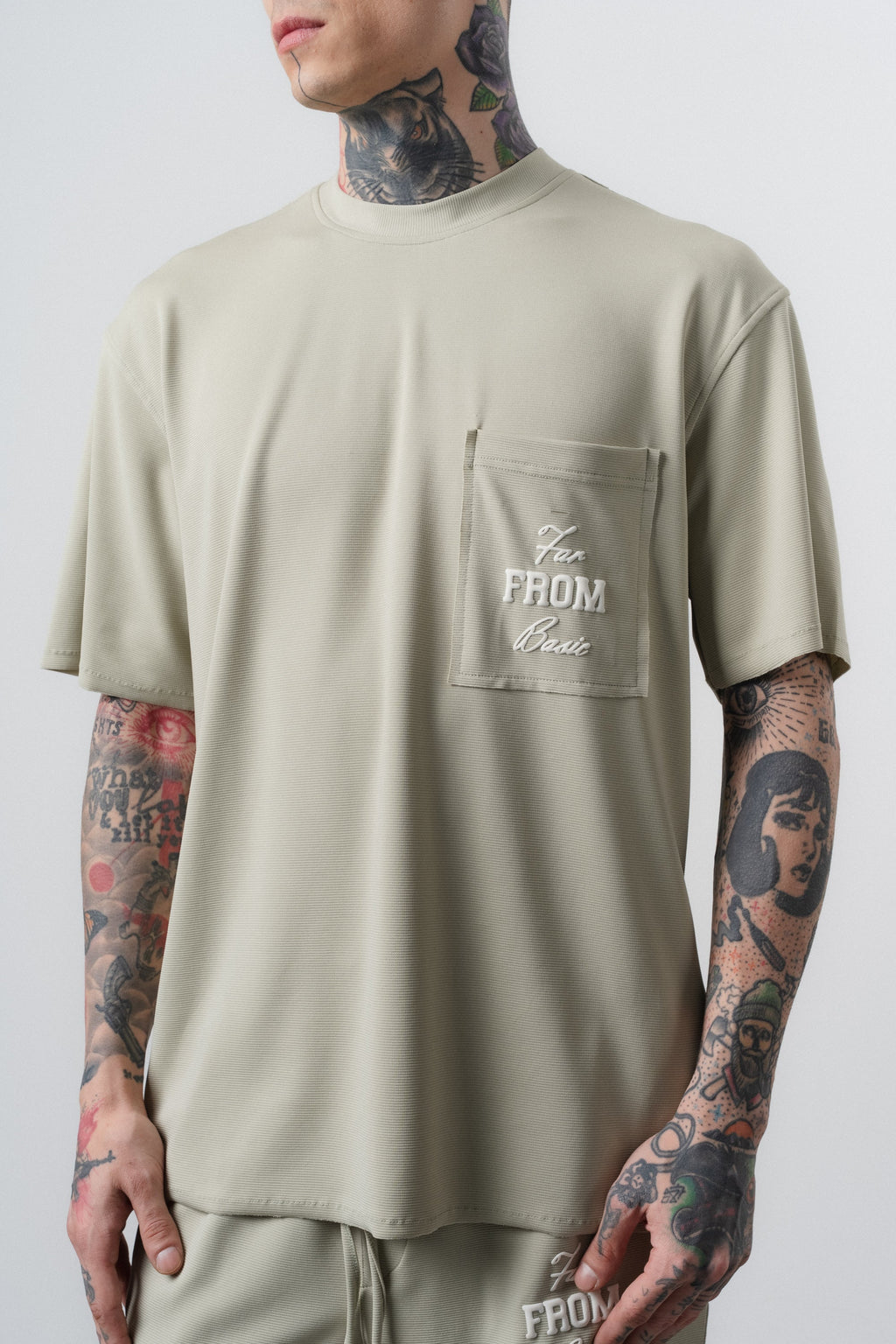 Far From Basic Regular Fit Set Green