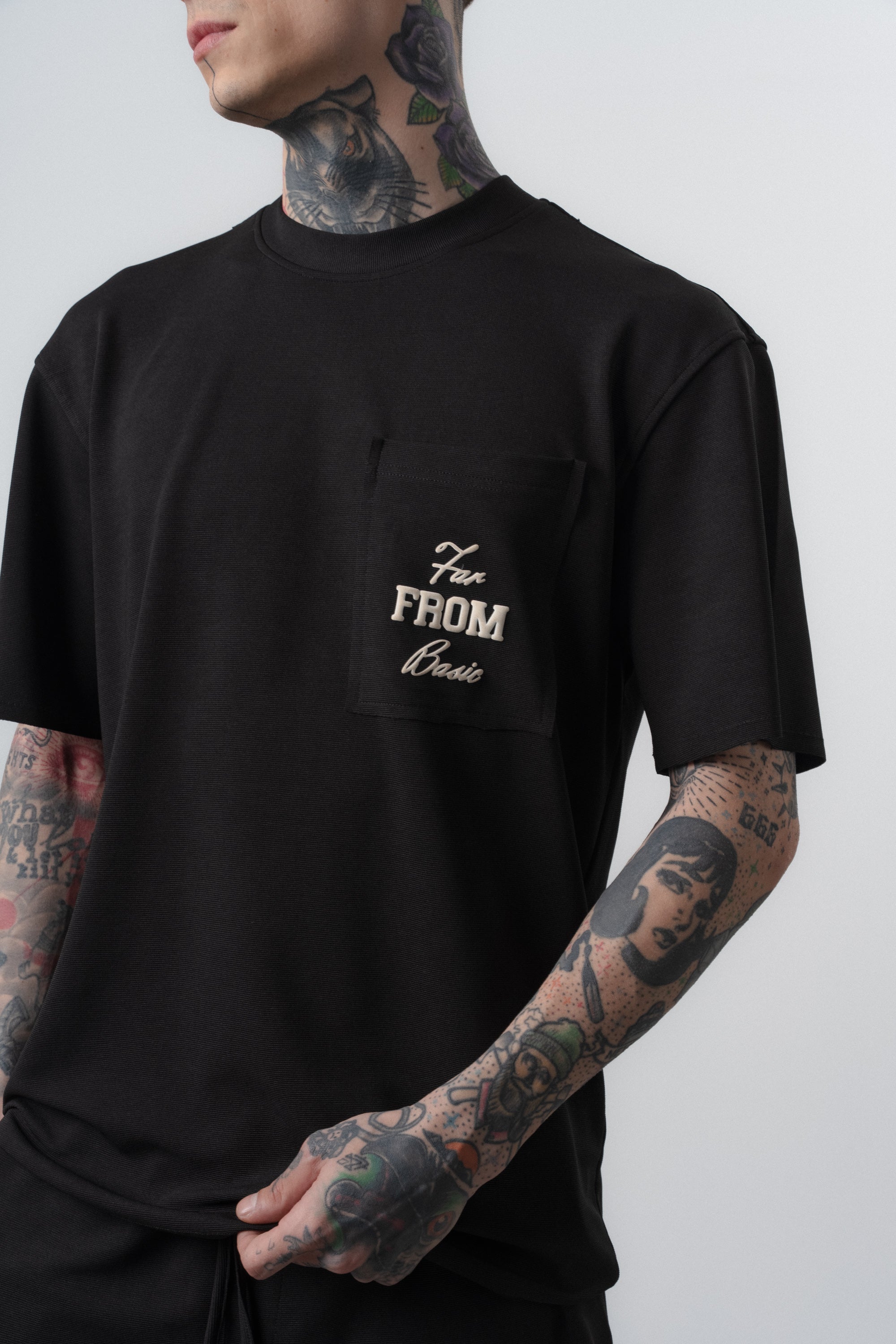 Far From Basic Regular Fit Set Black